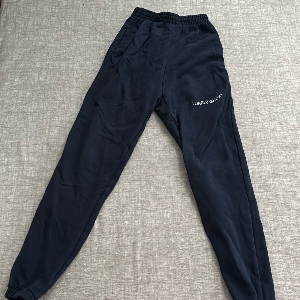 lonely ghost 
navy sweatpants 
size s
willing to go cheaper!!!